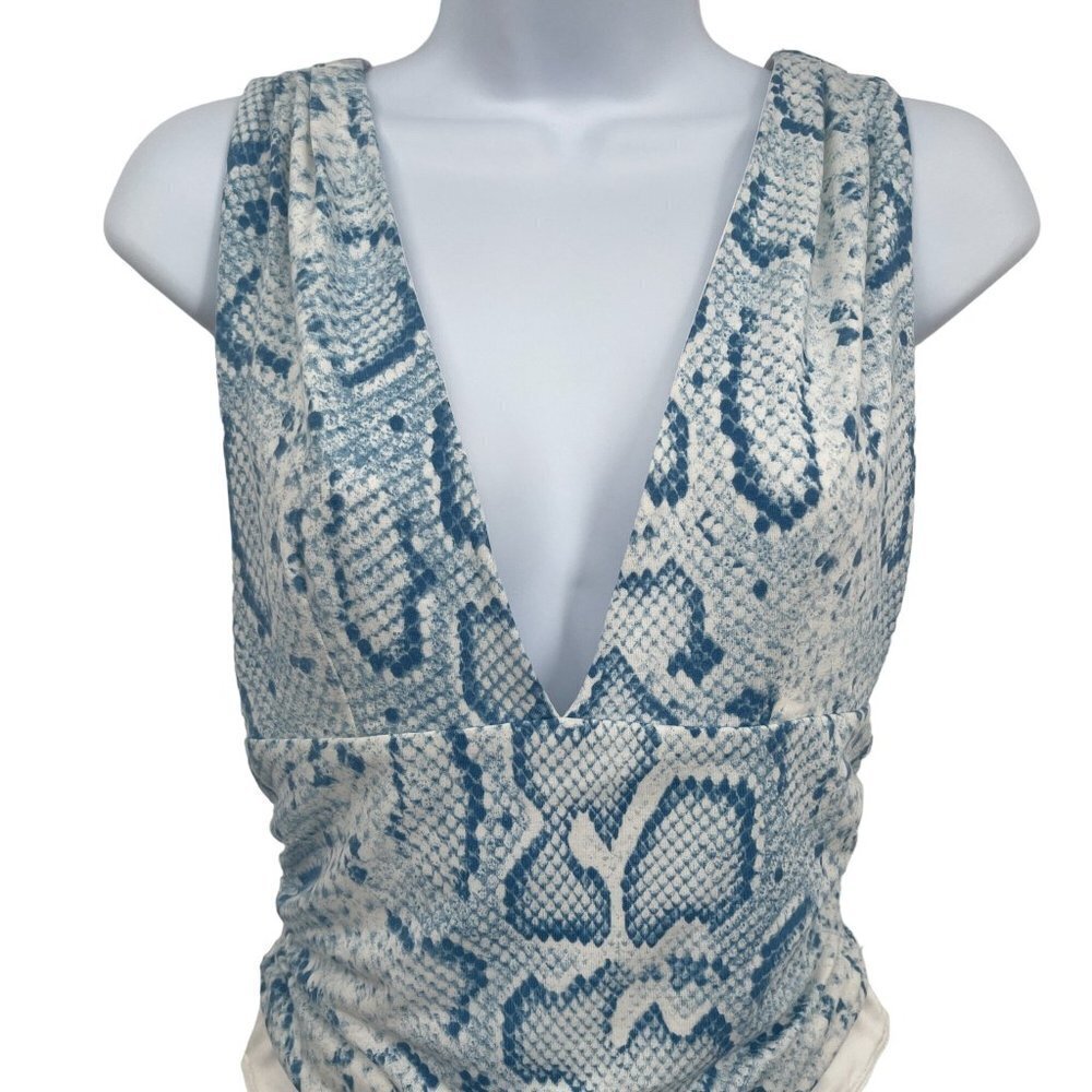 New Blue Blush Snakeskin Snake Python Print Plung… - image 5